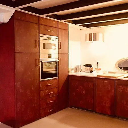 Apartment 108 Eclectic Loft Near Corso